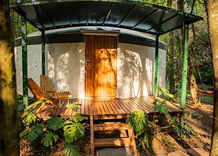 Yurtas Ivirareta Glamping