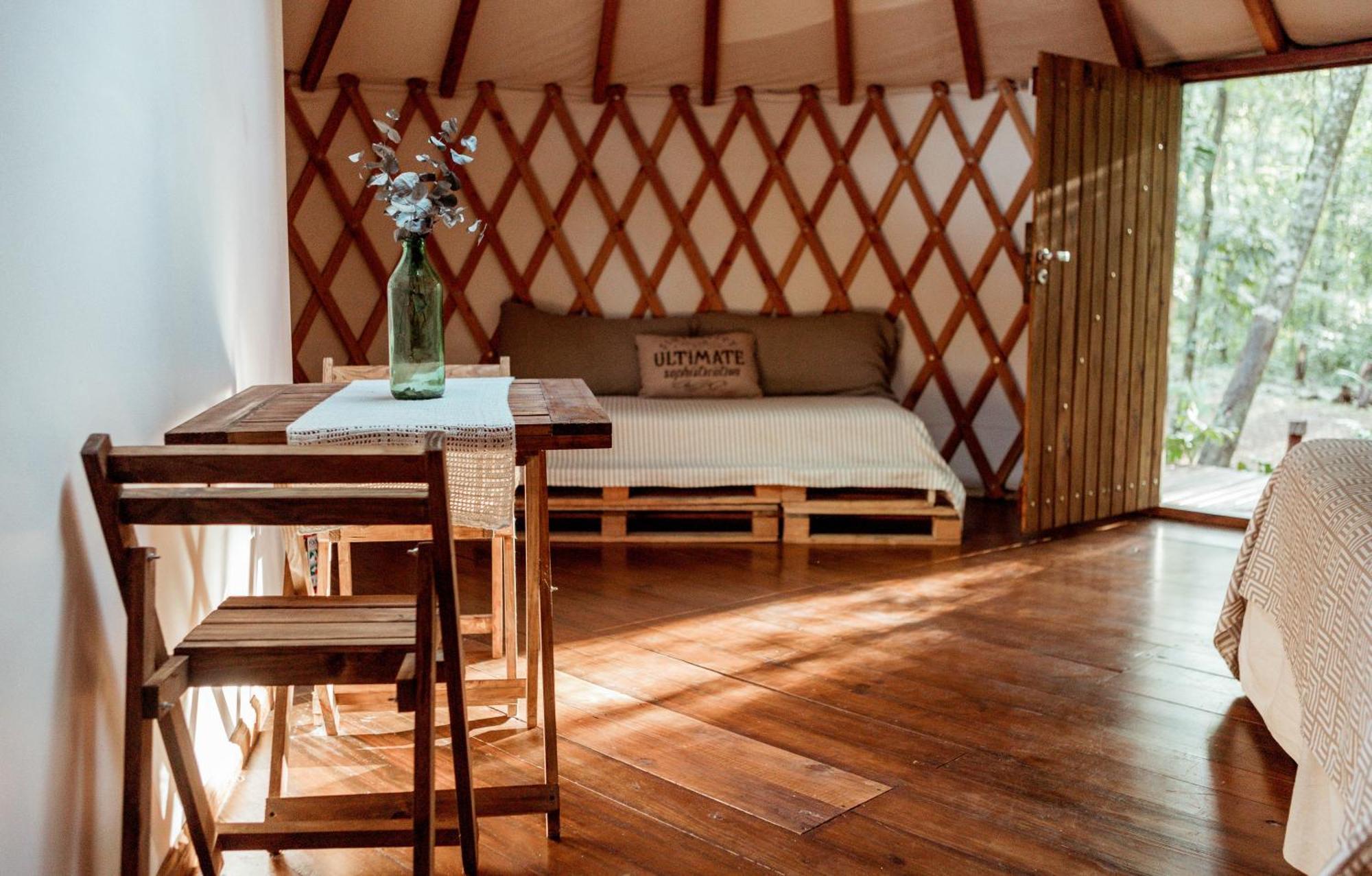 Yurtas Ivirareta Glamping Luxury tent